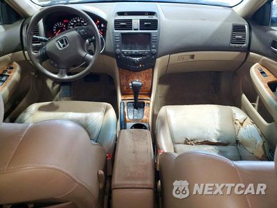 Zdjęcie 8 z 12 samochodu: 2004 HONDA ACCORD EX VIN:1HGCM66804A053610 - miniatura