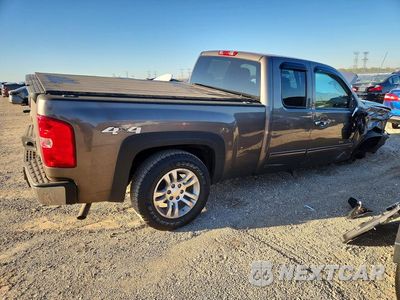 Trzecie zdjęcie samochodu z tyłu: 2011 CHEVROLET SILVERADO K1500 LT VIN:1GCRKSE30BZ318991 - miniatura