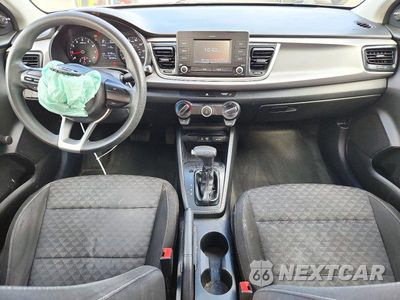 Zdjęcie 8 z 12 samochodu: 2018 KIA RIO 5-DOOR LX VIN:3KPA25AB6JE090257 - miniatura