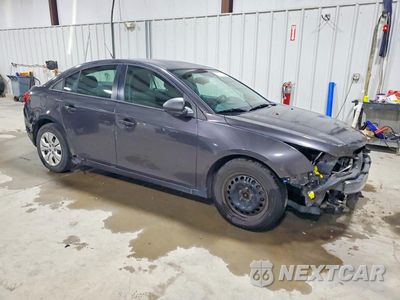 Czwarte zdjęcie samochodu z boku: 2014 CHEVROLET CRUZE LS VIN:1G1PA5SG0E7171776 - miniatura