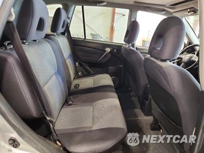 Zdjęcie 10 z 13 samochodu: 2005 TOYOTA RAV4 BASE VIN:JTEHD20V950041910 - miniatura