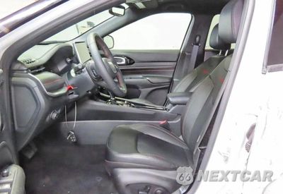 Zdjęcie 9 z 10 samochodu: 2026 JEEP COMPASS TRAILHAWK VIN:3C4NJDDN3TT181750 - miniatura
