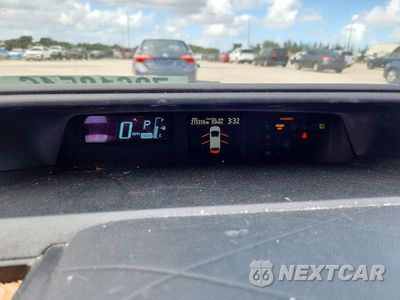 Zdjęcie 9 z 12 samochodu: 2014 TOYOTA PRIUS C ONE VIN:JTDKDTB32E1060708 - miniatura