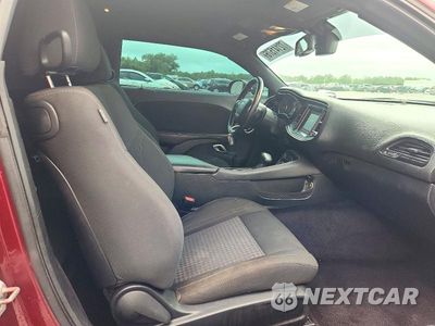 Zdjęcie 10 z 12 samochodu: 2018 DODGE CHALLENGER SXT VIN:2C3CDZAG0JH121954 - miniatura