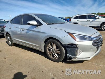 Czwarte zdjęcie samochodu z boku: 2019 HYUNDAI ELANTRA SEL VIN:5NPD84LF7KH417056 - miniatura