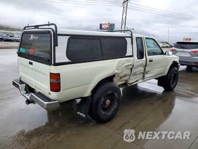 Trzecie zdjęcie samochodu z tyłu: 1993 TOYOTA PICKUP DELUXE VIN:JT4RN13P3P6051300 - miniatura