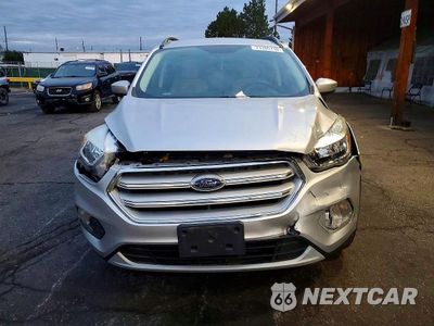 Piąte zdjęcie samochodu w środku: 2018 FORD ESCAPE SE VIN:1FMCU9GD3JUD37069 - miniatura