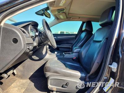 Zdjęcie 7 z 12 samochodu: 2019 CHRYSLER 300 TOURING VIN:2C3CCAAG0KH682984 - miniatura