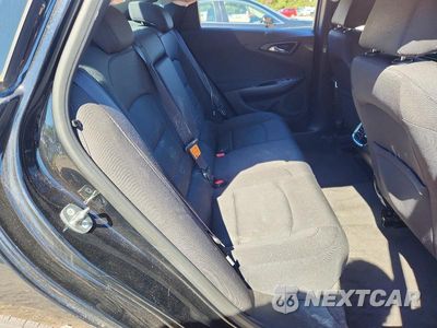 Zdjęcie 10 z 13 samochodu: 2018 CHEVROLET MALIBU LT VIN:1G1ZD5STXJF109430 - miniatura