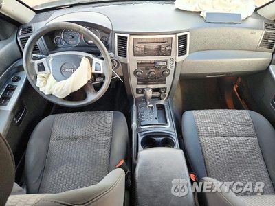 Zdjęcie 8 z 13 samochodu: 2010 JEEP GRAND CHEROKEE LAREDO VIN:1J4PR4GK9AC146099 - miniatura