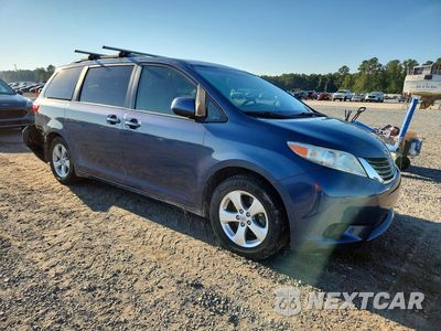 Czwarte zdjęcie samochodu z boku: 2017 TOYOTA SIENNA LE VIN:5TDKZ3DC2HS832081 - miniatura