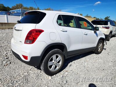 Trzecie zdjęcie samochodu z tyłu: 2020 CHEVROLET TRAX LS VIN:3GNCJKSB7LL162338 - miniatura