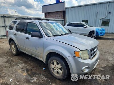 Czwarte zdjęcie samochodu z boku: 2009 FORD ESCAPE XLT VIN:1FMCU037X9KA94380 - miniatura