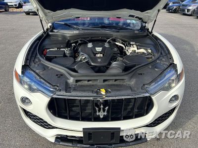 Zdjęcie 8 z 10 samochodu: 2017 MASERATI LEVANTE SPORT VIN:ZN661XUS1HX262882 - miniatura