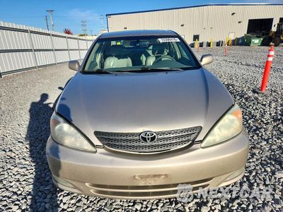 Piąte zdjęcie samochodu w środku: 2004 TOYOTA CAMRY XLE V6 VIN:4T1BF30K84U081804 - miniatura