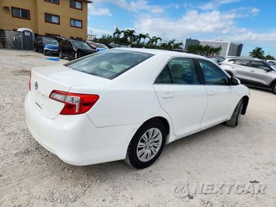 Trzecie zdjęcie samochodu z tyłu: 2014 TOYOTA CAMRY LE VIN:4T4BF1FK5ER414513 - miniatura