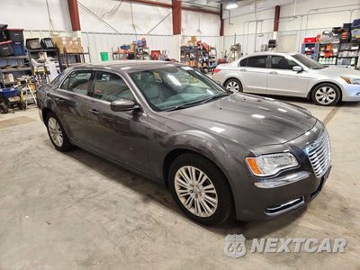 Czwarte zdjęcie samochodu z boku: 2014 CHRYSLER 300 VIN:2C3CCARG9EH328003 - miniatura