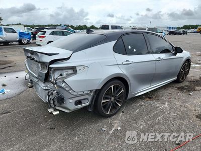 Trzecie zdjęcie samochodu z tyłu: 2020 TOYOTA CAMRY XSE VIN:4T1K61AK4LU381356 - miniatura