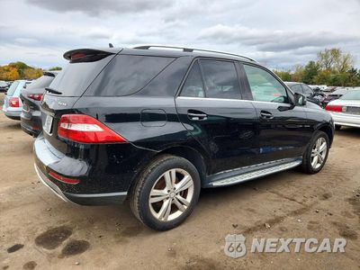 Trzecie zdjęcie samochodu z tyłu: 2015 MERCEDES-BENZ ML 350 4MATIC VIN:4JGDA5HB1FA497849 - miniatura