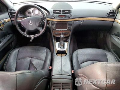 Zdjęcie 8 z 12 samochodu: 2005 MERCEDES-BENZ E 500 4MATIC VIN:WDBUF83J85X165777 - miniatura