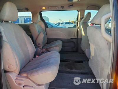 Zdjęcie 11 z 13 samochodu: 2013 TOYOTA SIENNA L 7-PASSENGER VIN:5TDZK3DC8DS400012 - miniatura