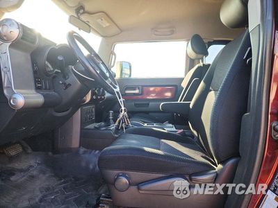 Zdjęcie 7 z 13 samochodu: 2007 TOYOTA FJ CRUISER BASE VIN:JTEBU11F070004223 - miniatura