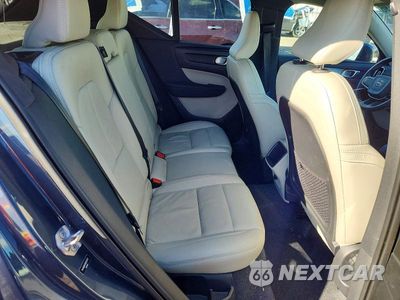 Zdjęcie 11 z 14 samochodu: 2022 VOLVO XC40 T5 MOMENTUM VIN:YV4162UK5N2650137 - miniatura