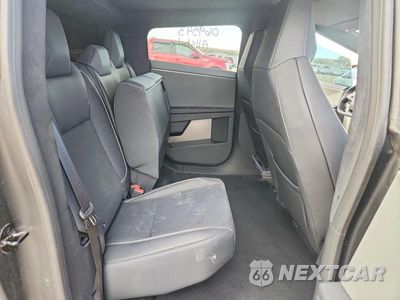 Zdjęcie 10 z 12 samochodu: 2025 TESLA CYBERTRUCK VIN:7G2CEHED8SA069543 - miniatura
