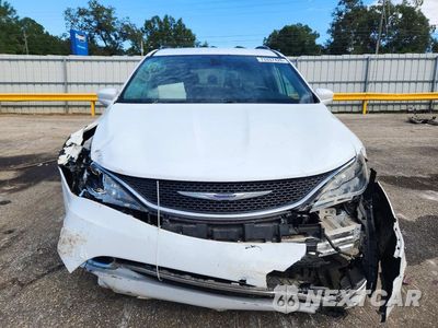 Piąte zdjęcie samochodu w środku: 2019 CHRYSLER PACIFICA TOURING L VIN:2C4RC1BG0KR554517 - miniatura