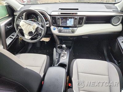 Zdjęcie 8 z 13 samochodu: 2017 TOYOTA RAV4 HYBRID XLE VIN:JTMRJREV8HD108030 - miniatura