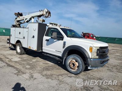Czwarte zdjęcie samochodu z boku: 2017 FORD F550 SUPER DUTY UTILITY / SERVICE TRUCK VIN:1FDUF5GT0HDA04899 - miniatura