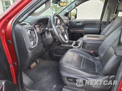 Piąte zdjęcie samochodu w środku: 2021 GMC SIERRA K2500 DENALI VIN:1GT49REY7MF143766 - miniatura