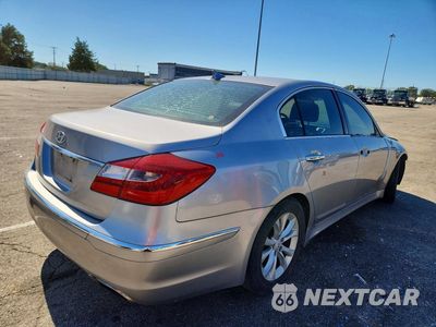 Trzecie zdjęcie samochodu z tyłu: 2013 HYUNDAI GENESIS 3.8L VIN:KMHGC4DD9DU221925 - miniatura