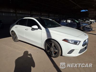 Czwarte zdjęcie samochodu z boku: 2019 MERCEDES-BENZ A 220 4MATIC VIN:WDD3G4FB4KW017821 - miniatura