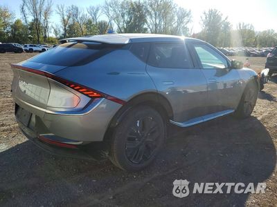 Trzecie zdjęcie samochodu z tyłu: 2024 KIA EV6 WIND VIN:KNDC34LA2R5215377 - miniatura