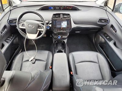 Zdjęcie 8 z 13 samochodu: 2017 TOYOTA PRIUS FOUR TOURING VIN:JTDKARFU7H3036251 - miniatura