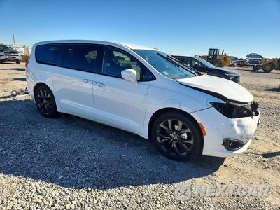 Czwarte zdjęcie samochodu z boku: 2019 CHRYSLER PACIFICA TOURING PLUS VIN:2C4RC1FG2KR574116 - miniatura