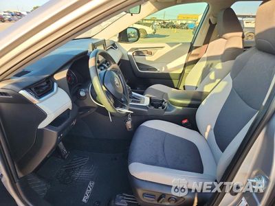 Zdjęcie 7 z 13 samochodu: 2020 TOYOTA RAV4 XLE VIN:JTMW1RFV6LD043446 - miniatura