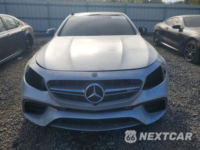 Piąte zdjęcie samochodu w środku: 2019 MERCEDES-BENZ E 63 AMG-S 4MATIC VIN:WDDZF8KB0KA629375 - miniatura