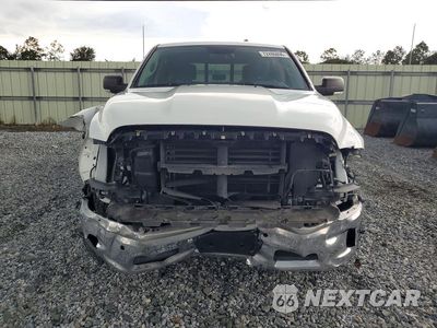 Piąte zdjęcie samochodu w środku: 2019 RAM 1500 CLASSIC SLT VIN:1C6RR6LTXKS563870 - miniatura