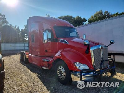 Czwarte zdjęcie samochodu z boku: 2020 KENWORTH T680 SEMI TRUCK VIN:1XKYD49X8LJ393134 - miniatura