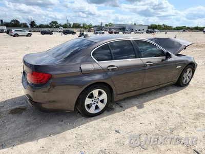 Trzecie zdjęcie samochodu z tyłu: 2013 BMW 528 XI VIN:WBAXH5C51DD112264 - miniatura