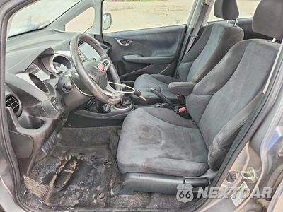Zdjęcie 7 z 13 samochodu: 2010 HONDA FIT SPORT VIN:JHMGE8G45AS014892 - miniatura