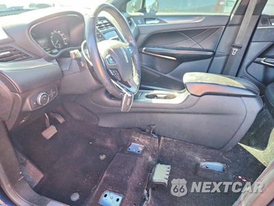 Zdjęcie 7 z 13 samochodu: 2017 LINCOLN MKC PREMIERE VIN:5LMCJ1D99HUL44447 - miniatura