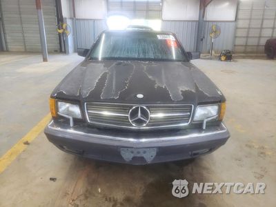 Piąte zdjęcie samochodu w środku: 1991 MERCEDES-BENZ 560 SEC VIN:WDBCA45E4MA582415 - miniatura