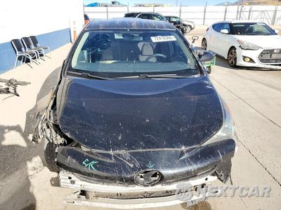 Piąte zdjęcie samochodu w środku: 2016 TOYOTA PRIUS TWO VIN:JTDKBRFU7G3502899 - miniatura