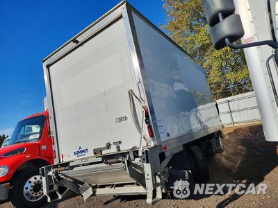 Trzecie zdjęcie samochodu z tyłu: 2024 CHEVROLET 5500XD BOX TRUCK VIN:JALEEW16XR7306977 - miniatura