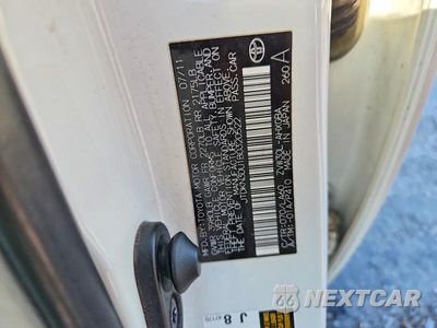 Zdjęcie 12 z 12 samochodu: 2011 TOYOTA PRIUS FOUR VIN:JTDKN3DU1B0320522 - miniatura