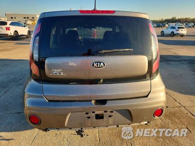 Zdjęcie 6 z 13 samochodu: 2017 KIA SOUL + VIN:KNDJP3A51H7428125 - miniatura