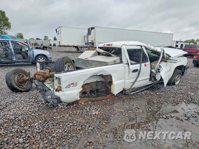 Trzecie zdjęcie samochodu z tyłu: 2005 CHEVROLET SILVERADO K2500 HEAVY DUTY VIN:1GCHK23295F808678 - miniatura